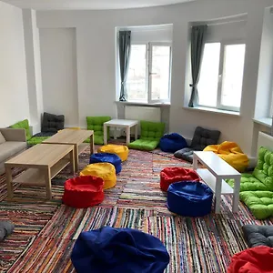 Mil Pasos Bucarest
